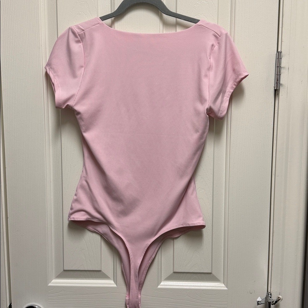 Chic Pink Short Sleeve Bodysuit NWOT - Picture 2 of 2